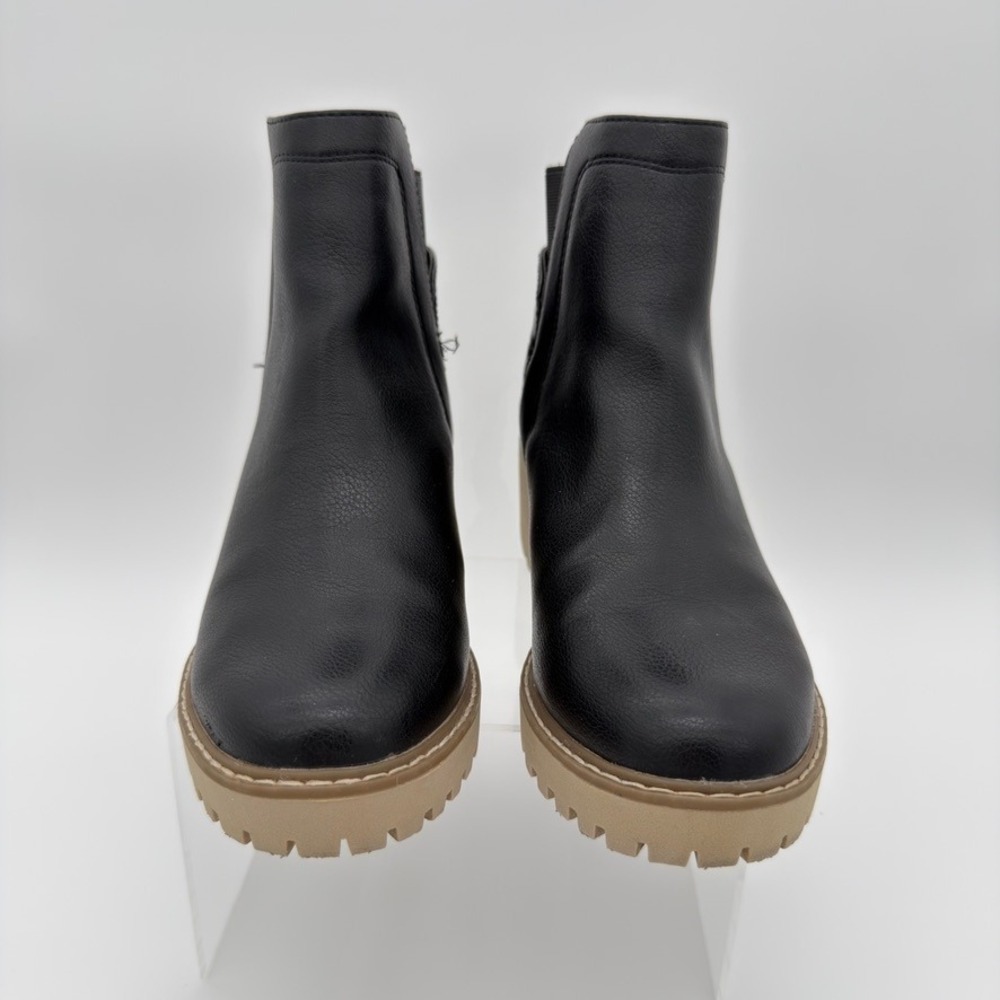 DV Dolce Vita Rielle Black Chelsea Ankle Boots Women's 7.5 Lug Sole - Picture 4 of 7